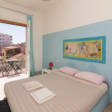 Πανσιόν Hostello 8