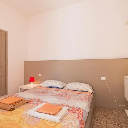 Πανσιόν Hostello 8