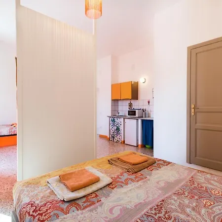 Hostello 8