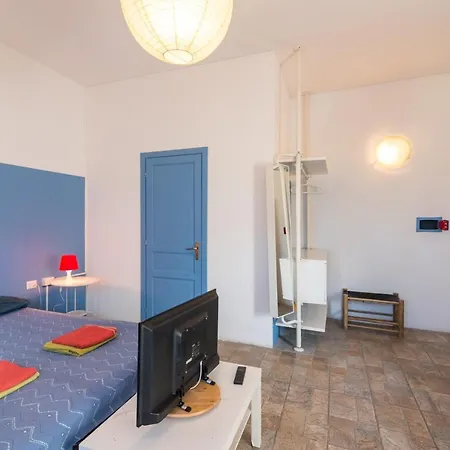 Πανσιόν Hostello 8 2*